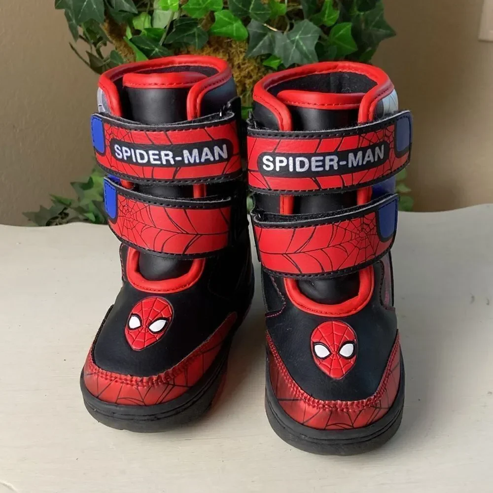 COPY - 🕷️-Man Marvel Spider-Man  Boy’s Light Up Snowboots Size 7